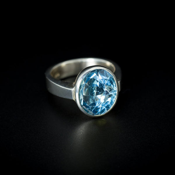 BLUE TOPAZ RING – Blue Gems