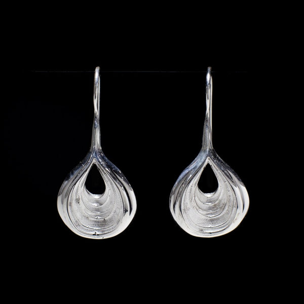 Lilium - Earrings in Silver
