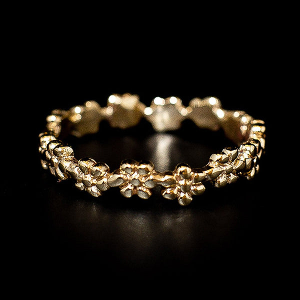 Daisy Chain Ring 9ct Gold
